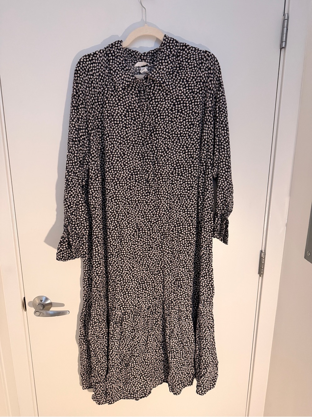 H&M - Black and White Printed Long Sleeve Dress